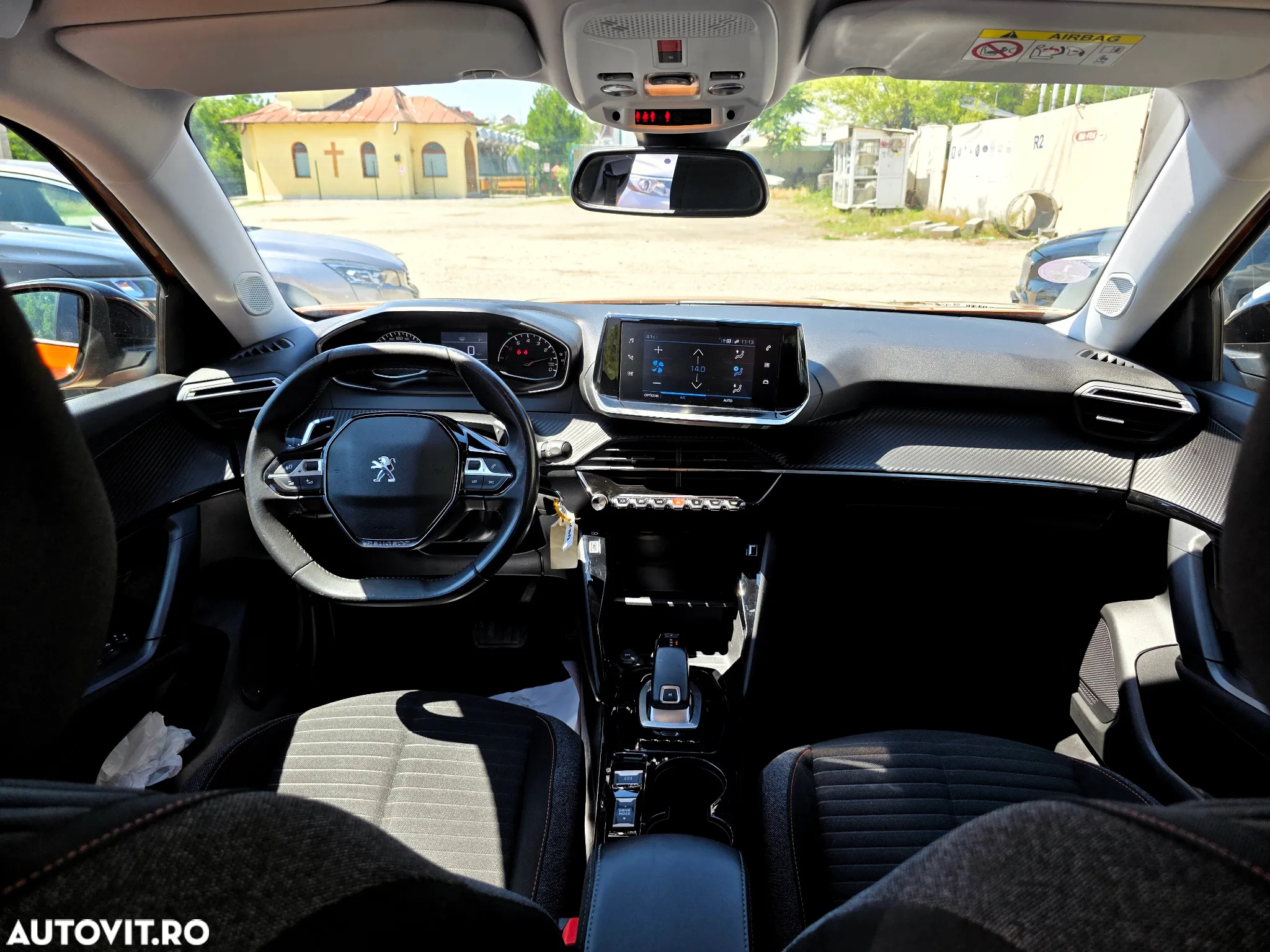 Peugeot 2008 PureTech 130 EAT8 Allure - 19