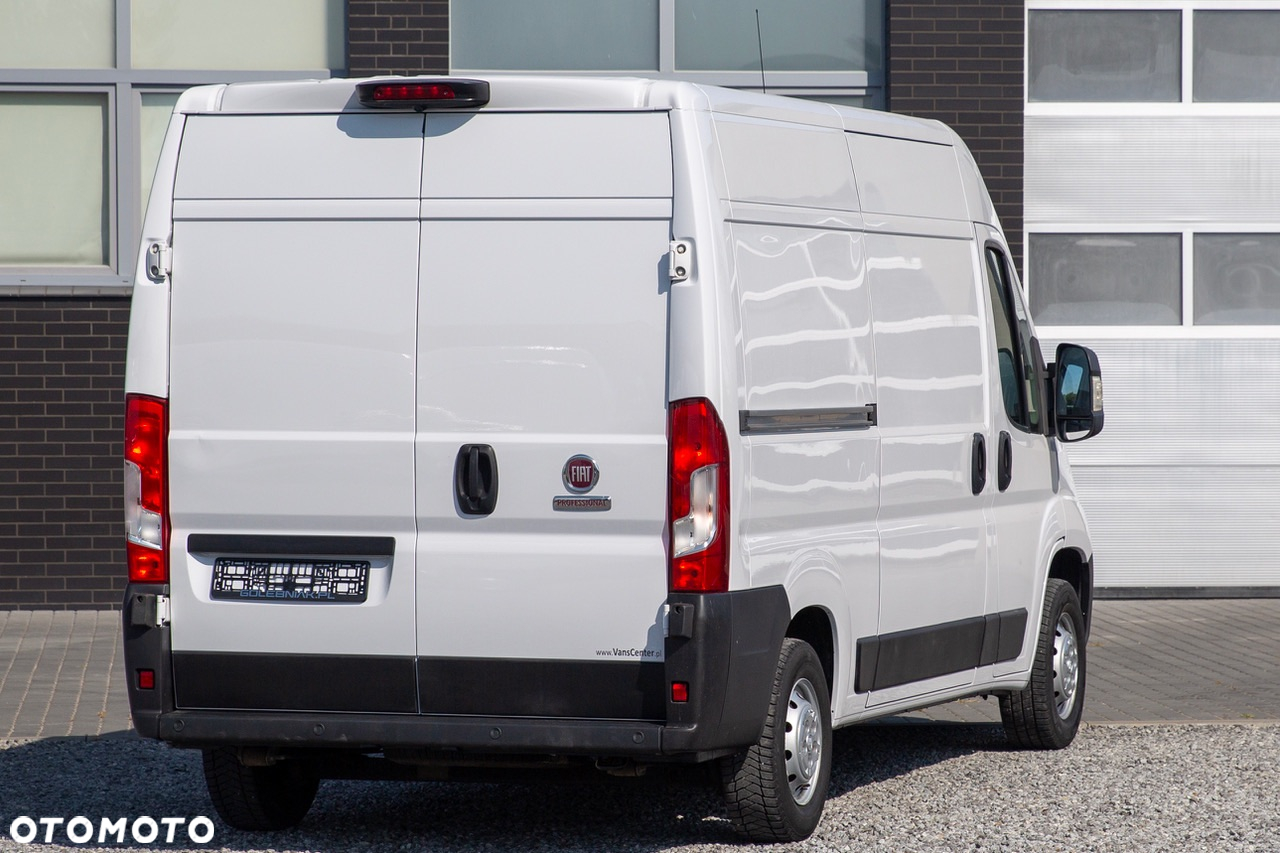 Fiat Ducato 2.3 L2H2 *ŚREDNI* Professional - 2