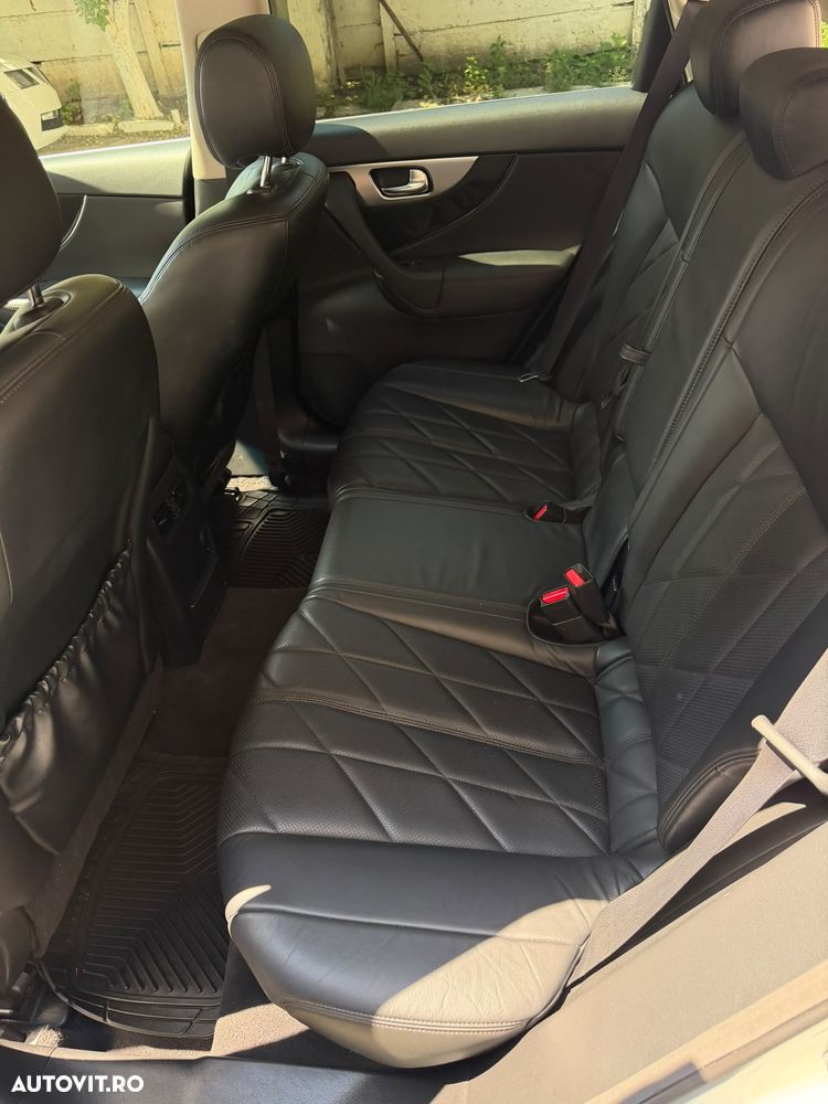 Infiniti FX 37 FX37 3.7L V6 GT AWD - 6
