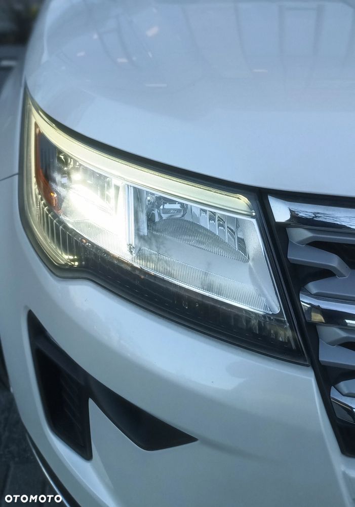 Ford Explorer - 19