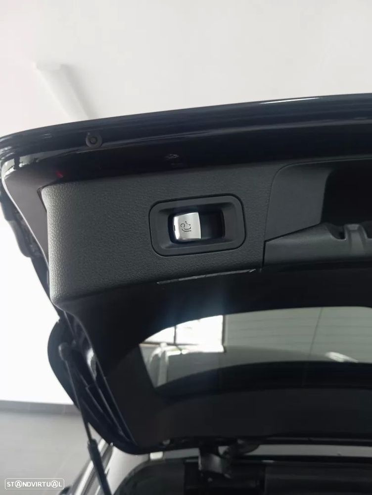 Mercedes-Benz C 220 d AMG Line — fotografia 16