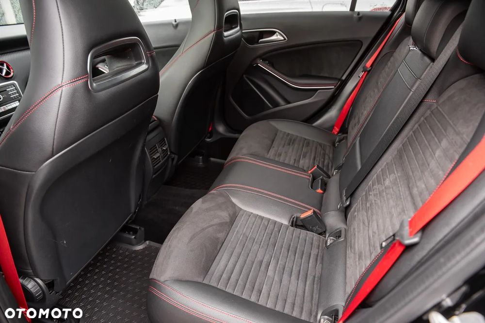 Mercedes-Benz Klasa A 250 4-Matic AMG Line - 27