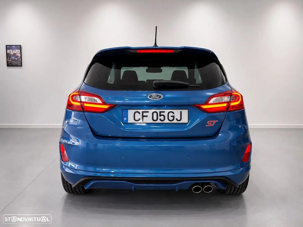 Ford Fiesta 1.5 EcoBoost S&S c/ Pack Pele Exclusiva ST - 5