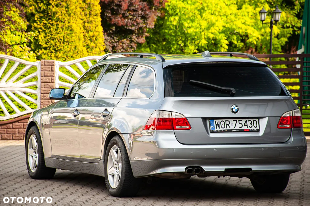 BMW Seria 5 525i Touring - 13