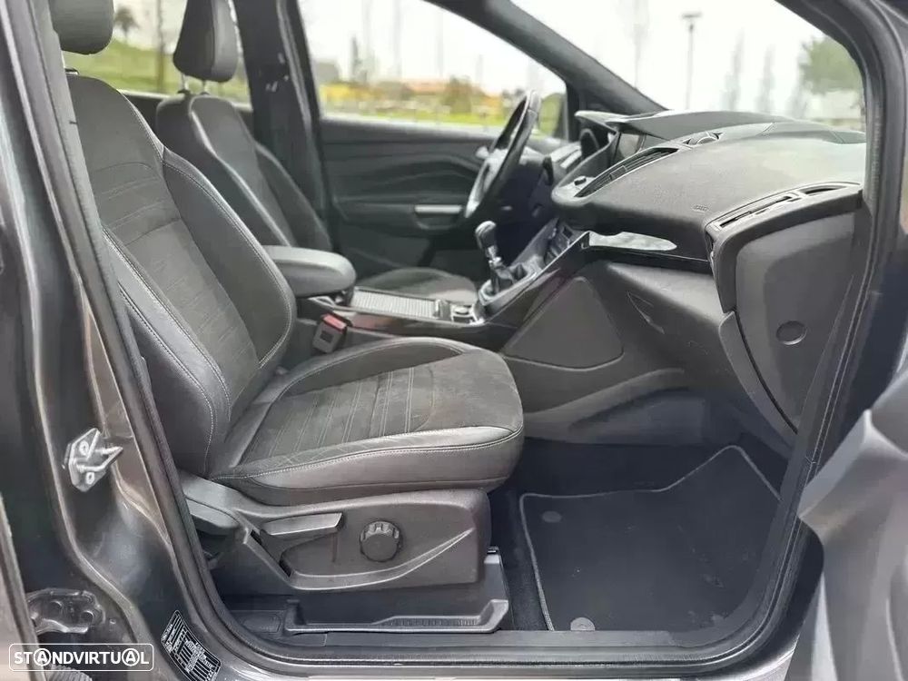 Ford Kuga 1.5 TDCi ST-Line Limited Edition - 43