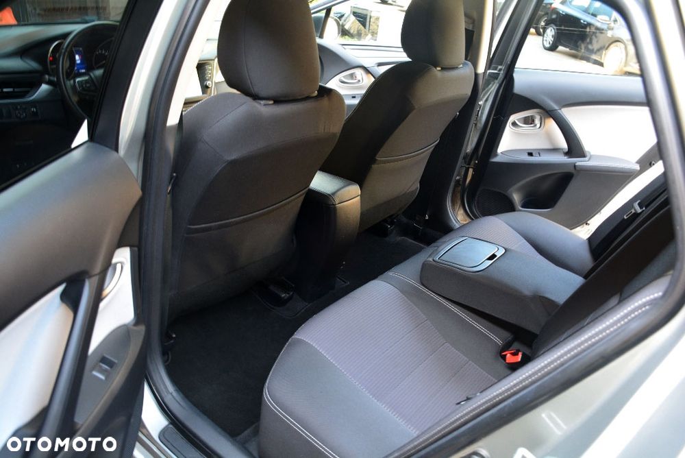 Toyota Avensis 1.8 Premium - 8