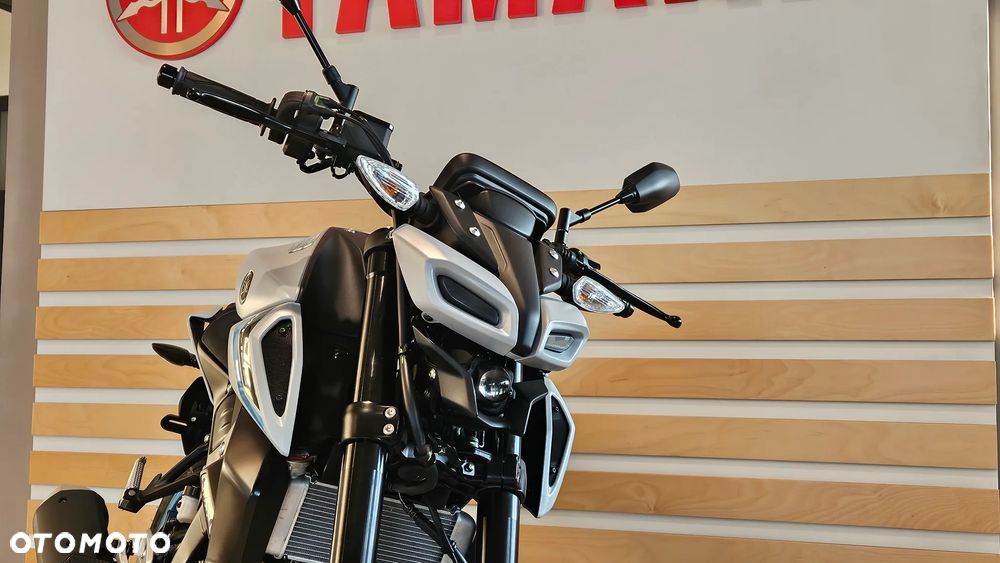 Yamaha MT - 6