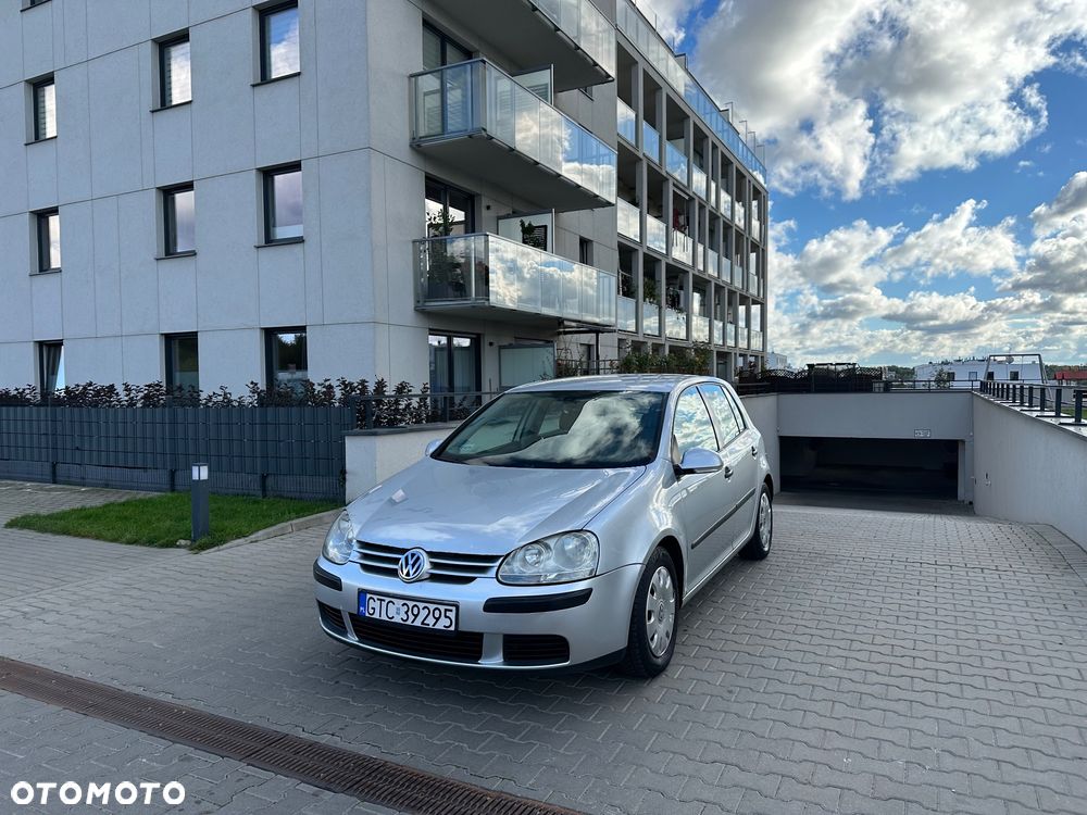 Volkswagen Golf V 1.9 TDI Comfortline - 1