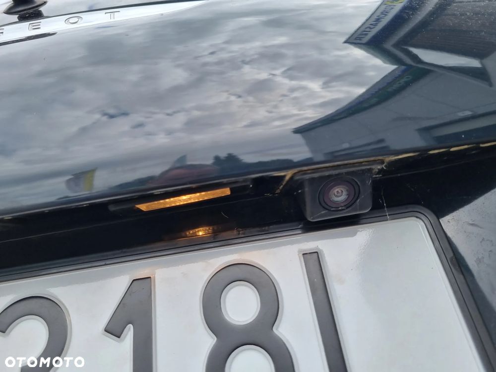 Peugeot 208 1.2 PureTech GPF Signature S&S - 8