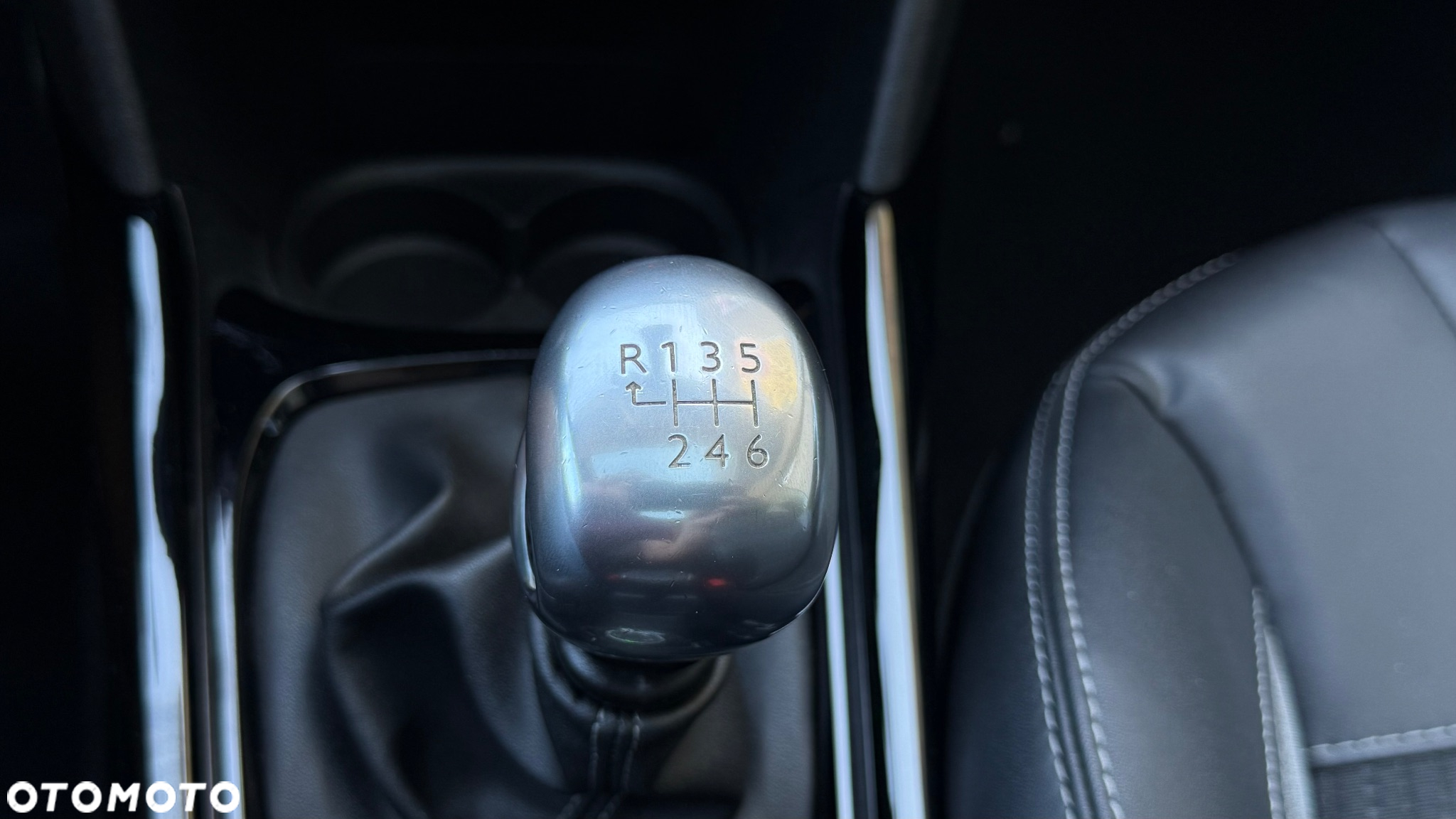Peugeot 2008 1.6 BlueHDi Allure S&S - 32