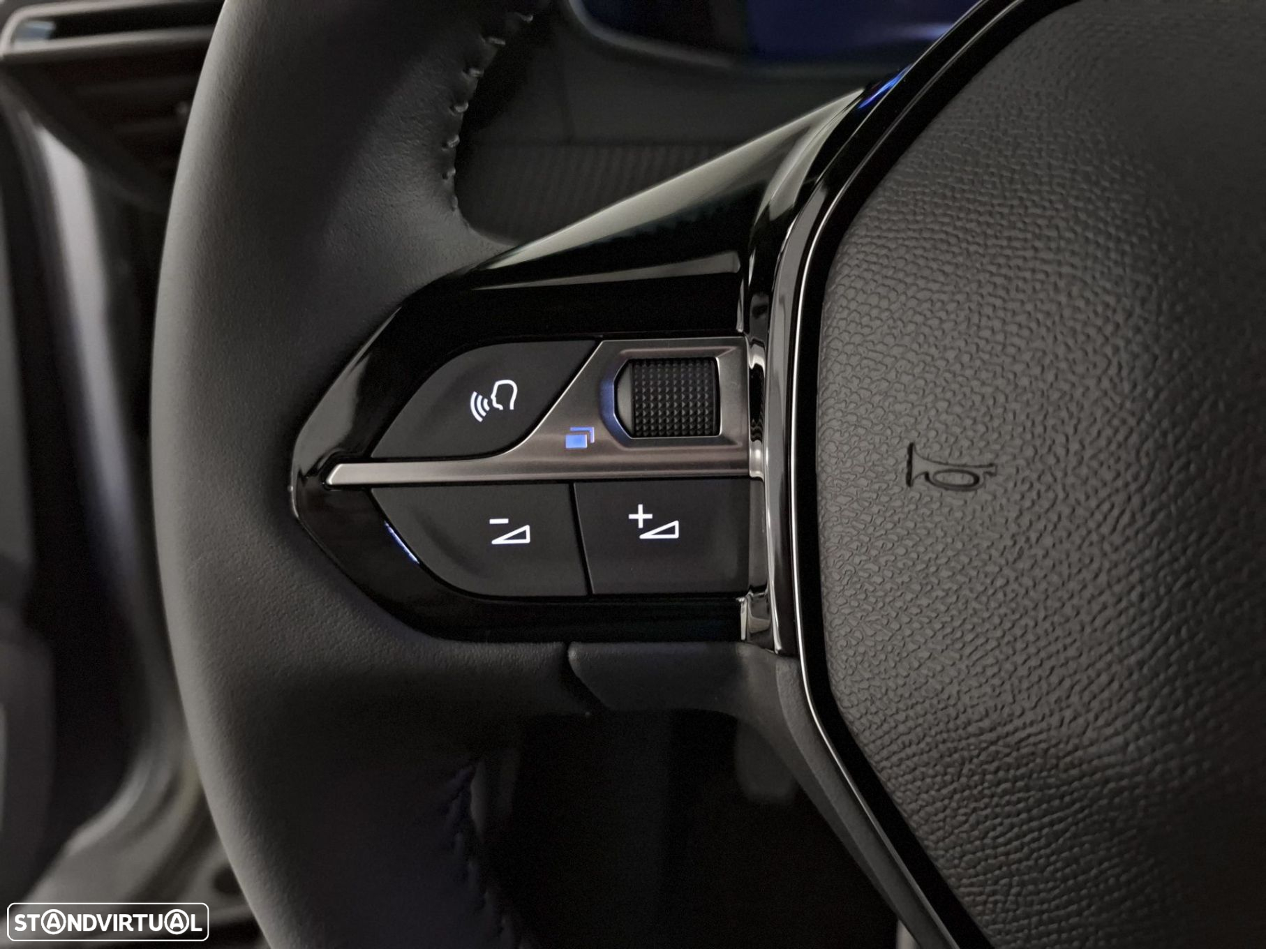 Peugeot 2008 1.2 PureTech Allure - 16