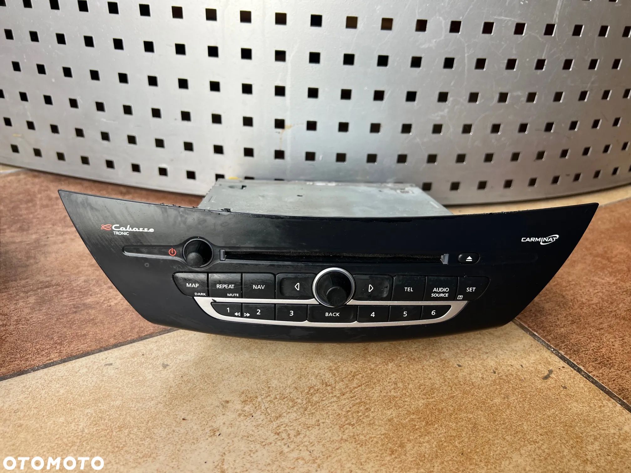 RADIO NAVI RENAULT LAGUNA III 281150005R - 1
