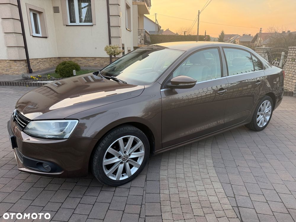Volkswagen Jetta 1.6 TDI Life - 18