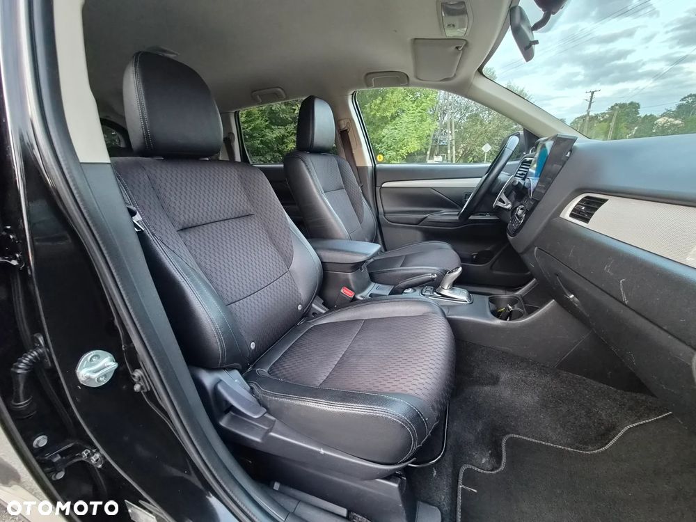 Mitsubishi Outlander 2.0 4WD Top - 27
