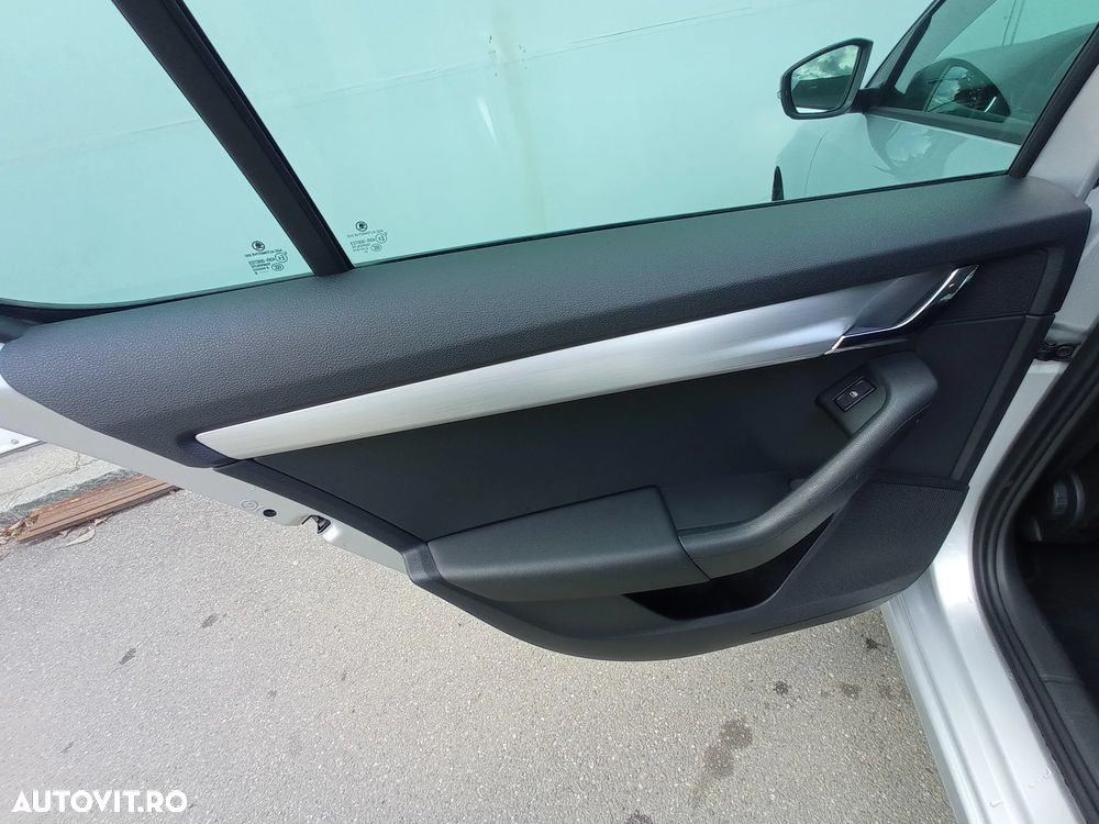 Skoda Octavia 2.0 TDI DSG Ambition - 20