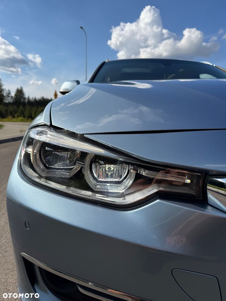 BMW Seria 3 328i xDrive Luxury Line - 3