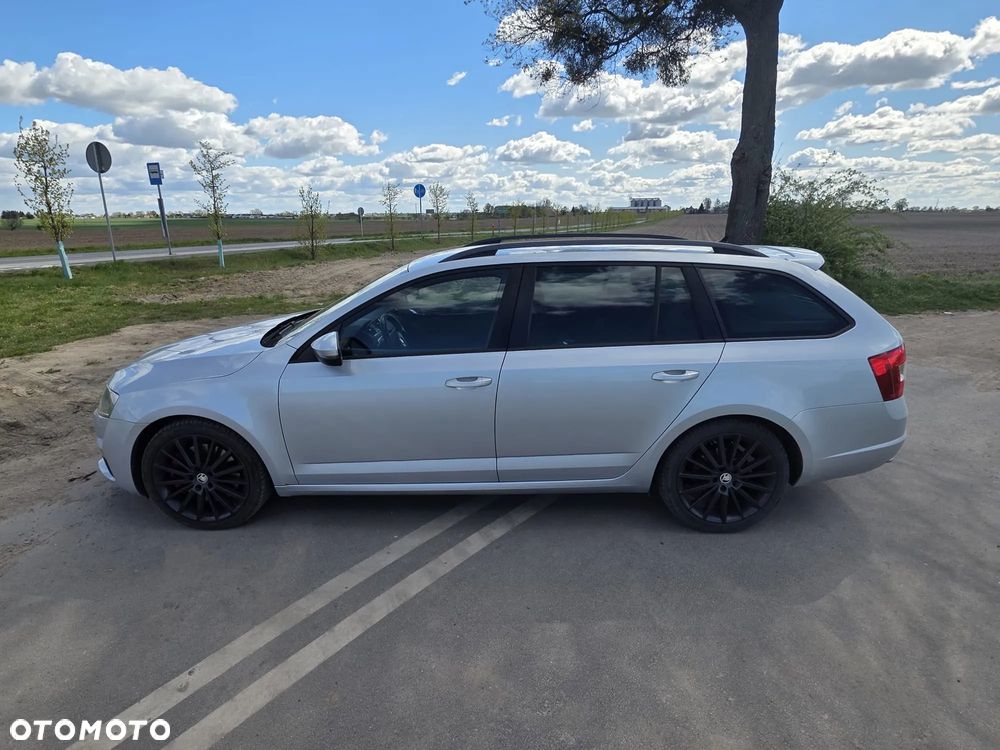 Skoda Octavia 2.0 TDI DSG RS - 7