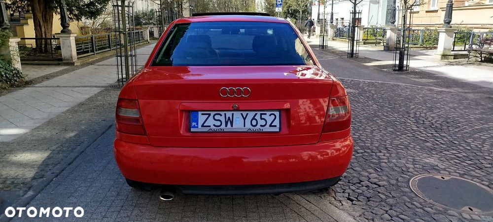 Audi A4 Limousine 1.6 - 17