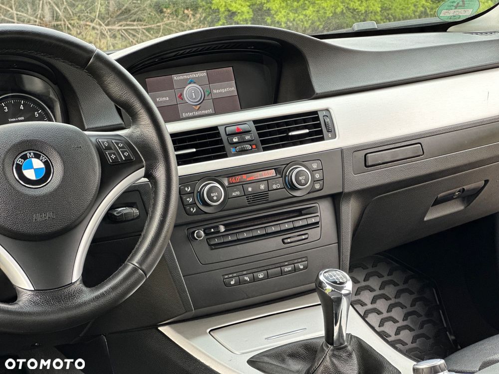 BMW Seria 3 318i - 15