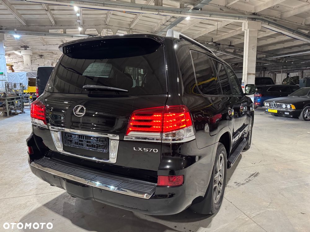 Lexus LX 570 - 17