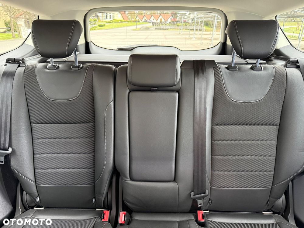 Ford Kuga 2.0 TDCi 2x4 Titanium - 21