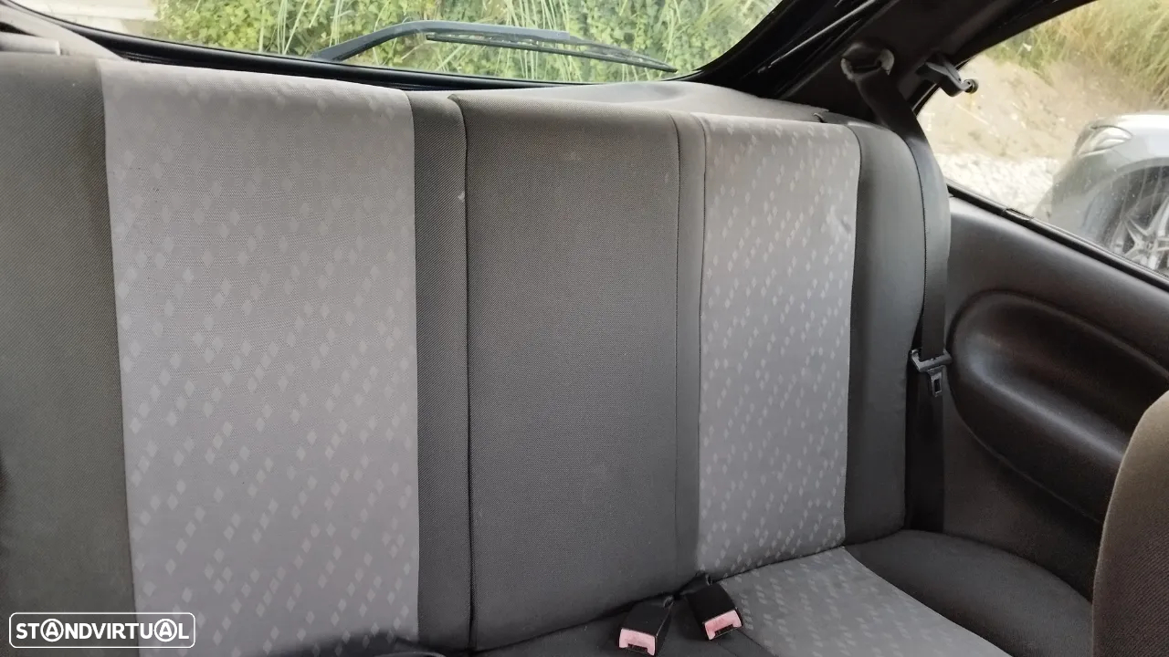 Ford Fiesta 1.25 Ghia - 16