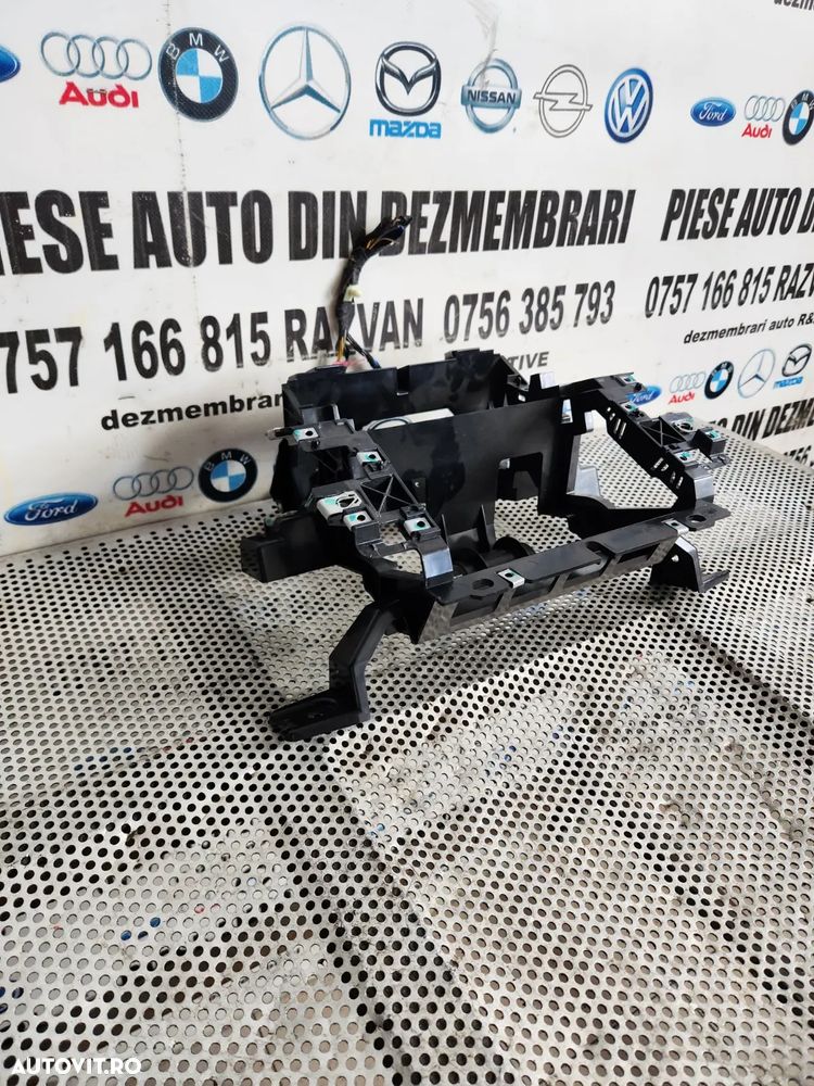 Suport Navigatie Display Range Rover Evoque An 2012-2013-2014-2015-2016-2017-2018-2019 Dezmembrez R - 3