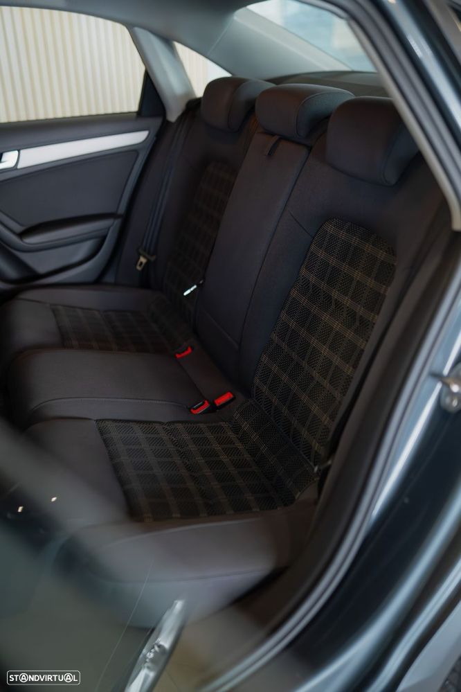 Audi A4 2.0 TDI Advance - 19