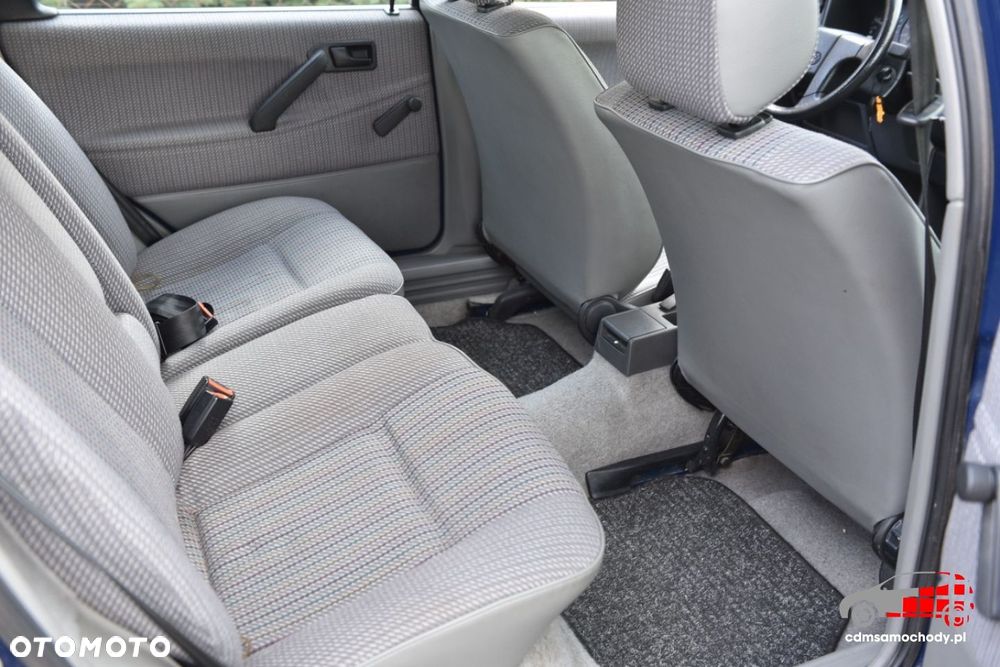 Volkswagen Passat - 19