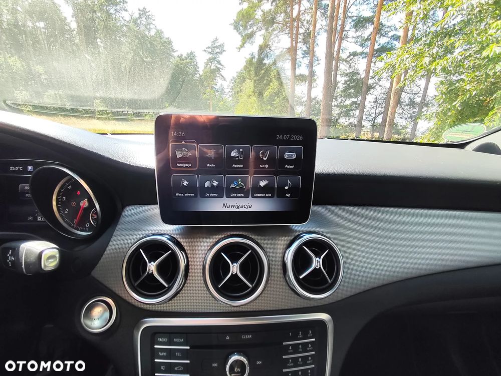 Mercedes-Benz GLA 200 7G-DCT UrbanStyle Edition - 17