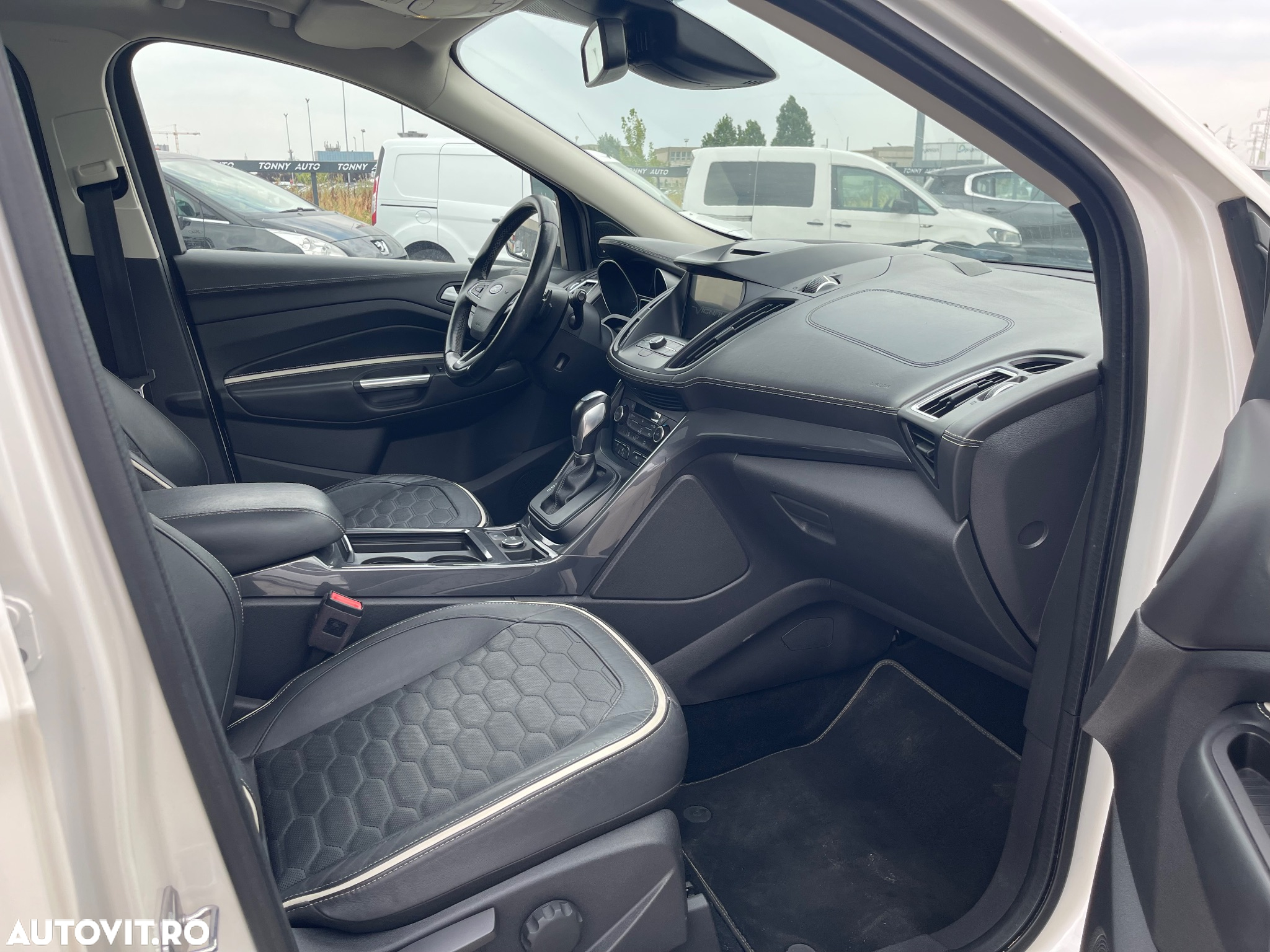 Ford Kuga 2.0 TDCi 4WD Powershift Vignale - 10