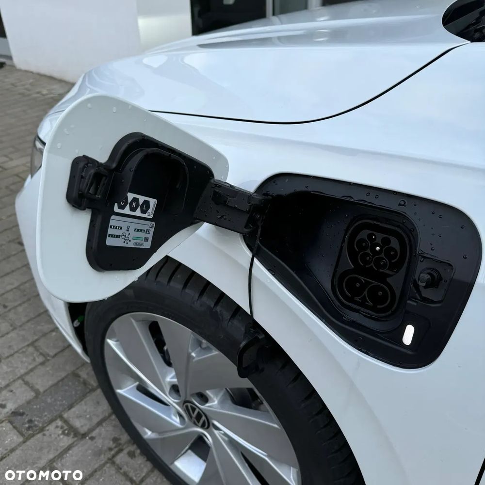Volkswagen Golf 1.5 TSI EHybrid PHEV 150kW Life Plus DSG - 10
