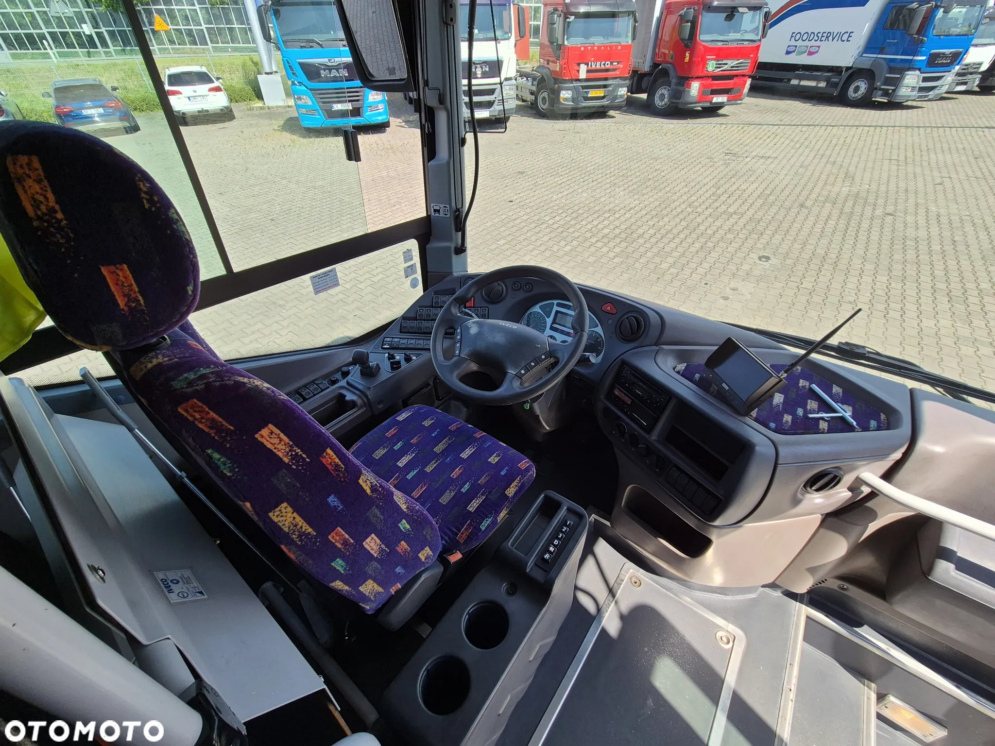 Irisbus KAMPER / AUTOBUS / NOWA ZABUDOWA / SOLAR NA DACHU / ŁAZIENKA / KUCHENKA / STAN IDEALNY / 2 PRZETWORNICE - 11