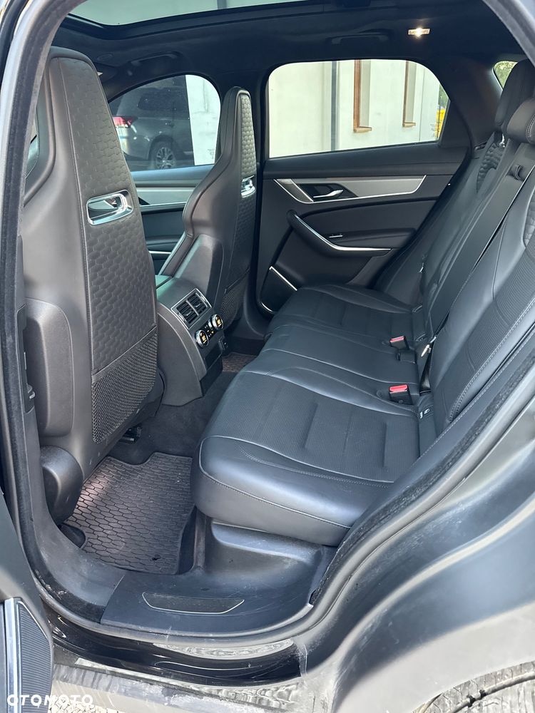 Jaguar F-Pace P550 AWD SVR - 18