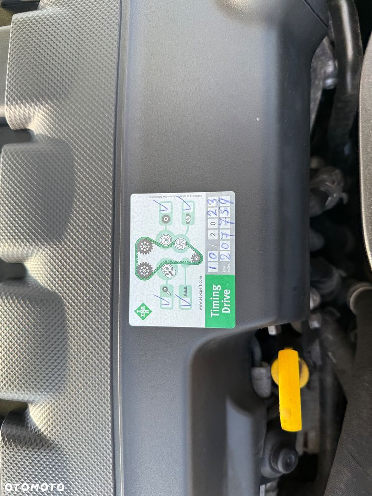 Volkswagen Golf 1.6 TDI DPF Style - 33