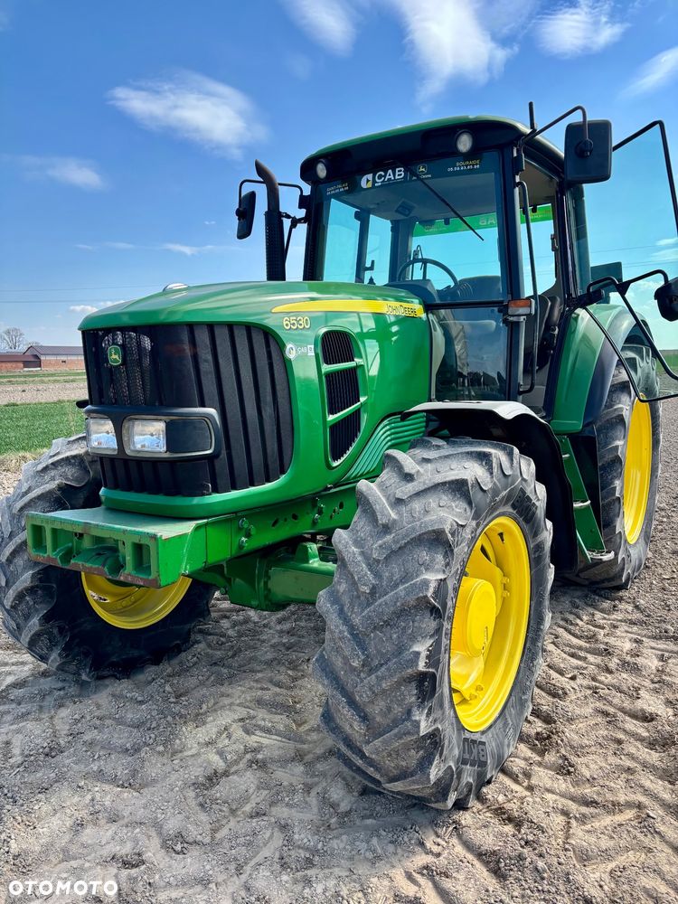 John Deere 6530