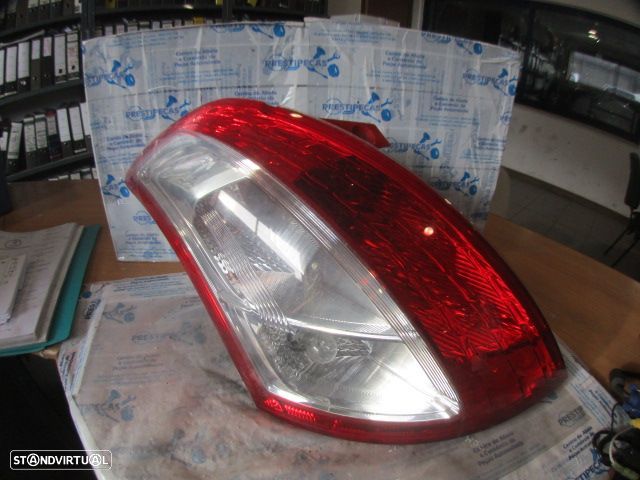 Farol Tras Stop2938 SUZUKI SWIFT 4 2011 1.3DDIS 75CV 5P BRANCO ESQ - 1