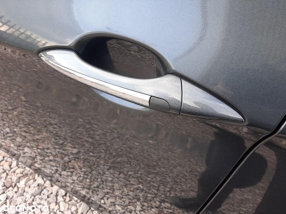 Hyundai i40 Kombi blue 1.6 Family - 26