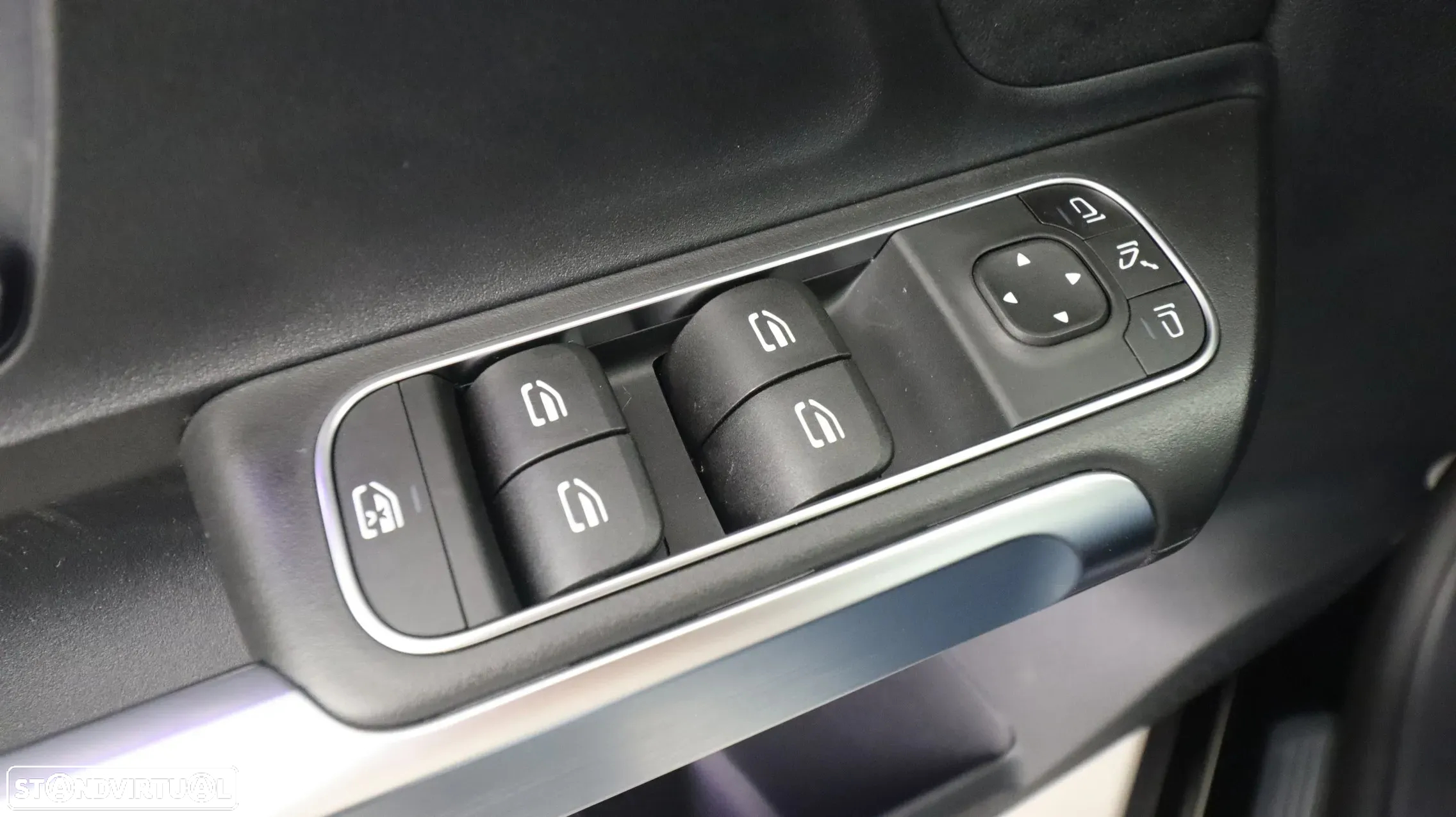 Mercedes-Benz GLB 180 d AMG Line - 20