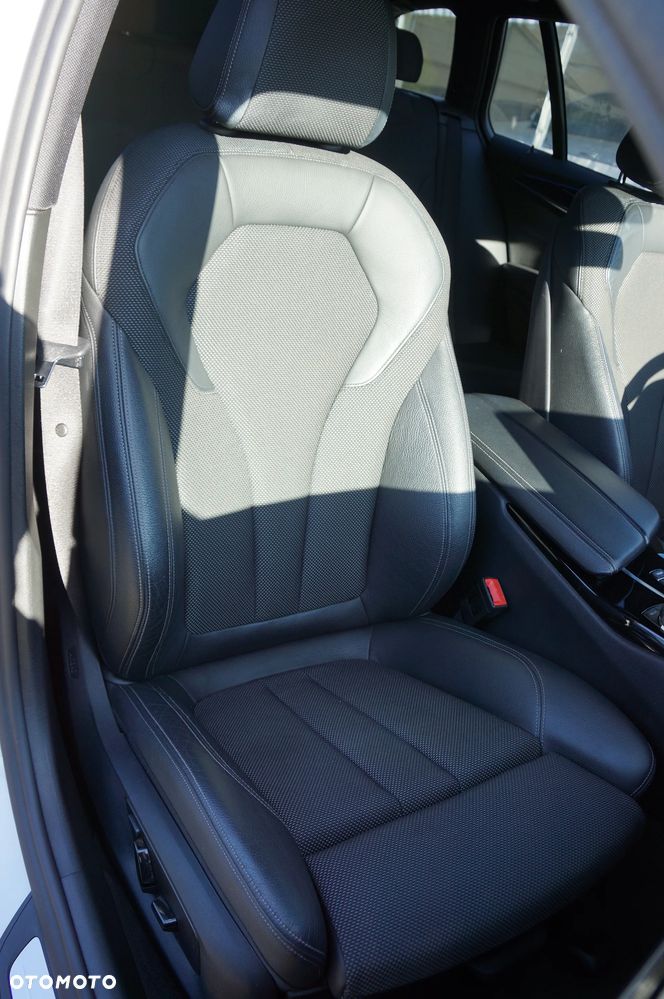 BMW Seria 5 520d xDrive Touring Sport Line - 31