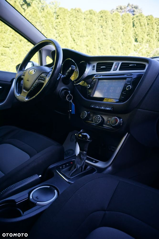 Kia Ceed - 12