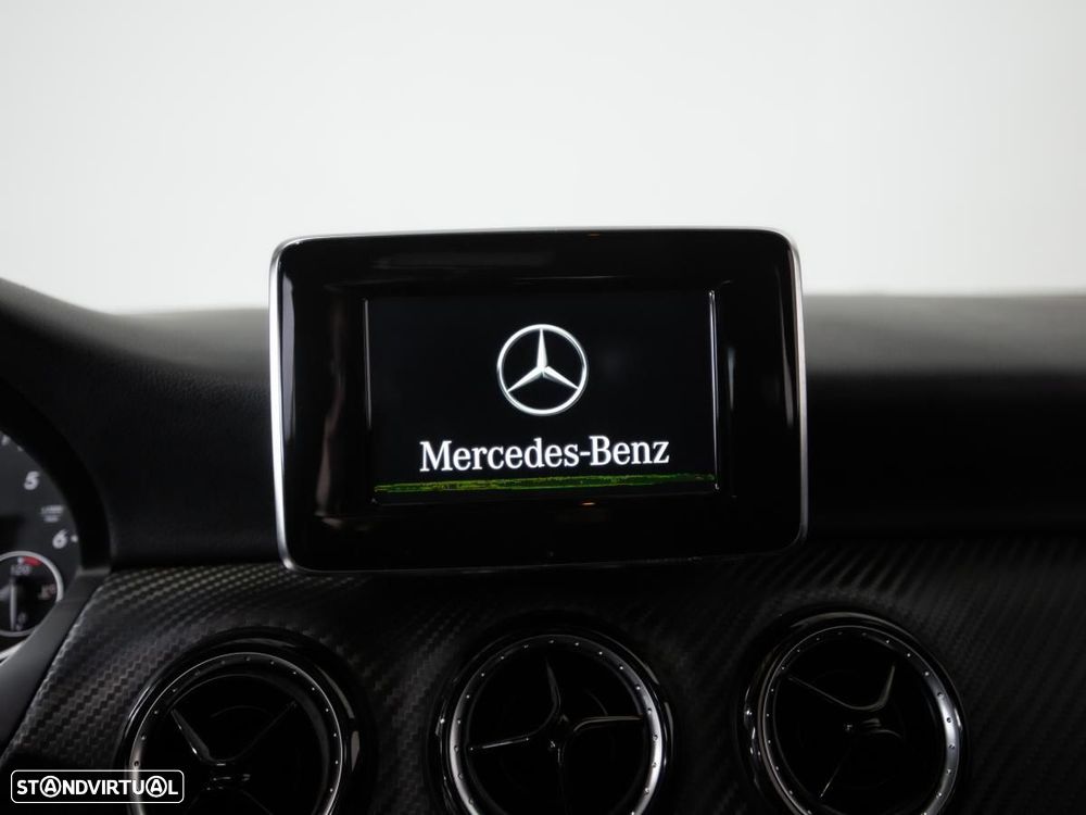Mercedes-Benz GLA 200 - 16