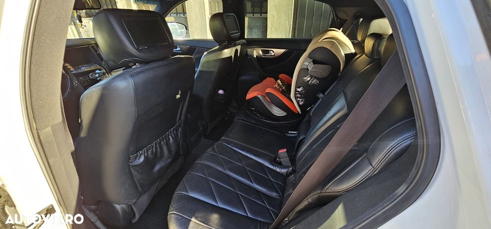 Infiniti FX 30 FX30d 3.0d V6 GT Premium AWD - 6