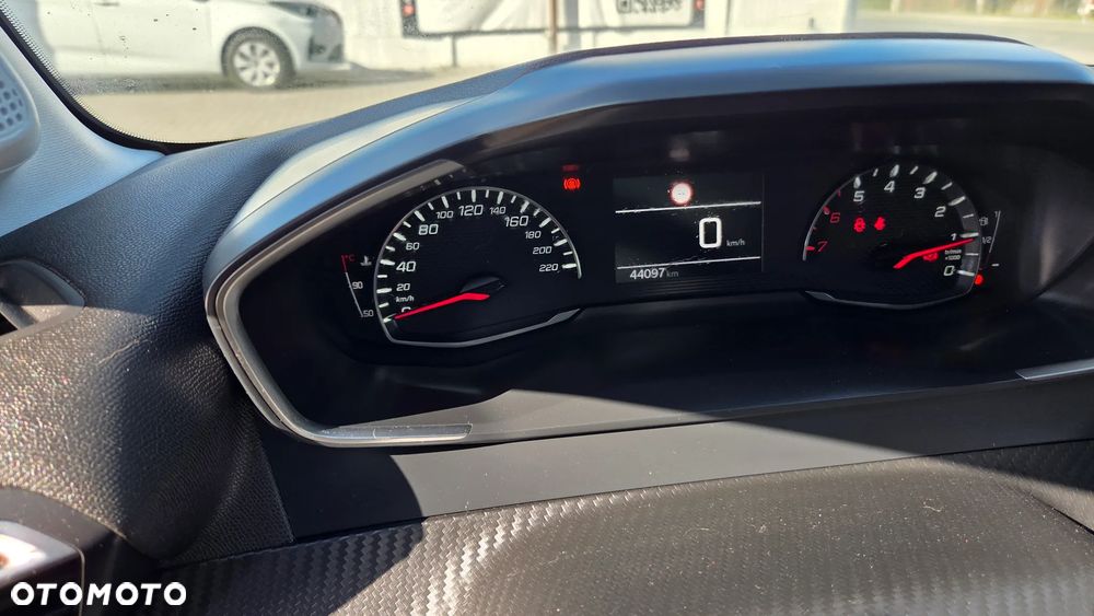 Peugeot 208 PureTech 100 Active - 26