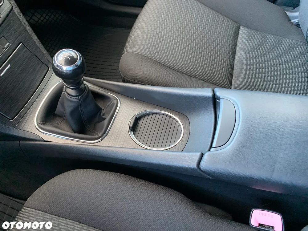 Toyota Avensis - 12