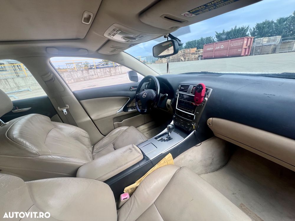 Lexus Seria IS 250 2.5 V6 Aut Executive - 5