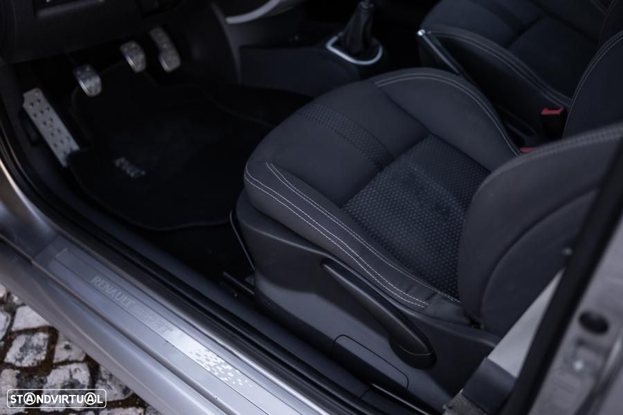 Renault Clio 2.0 16V Sport - 32