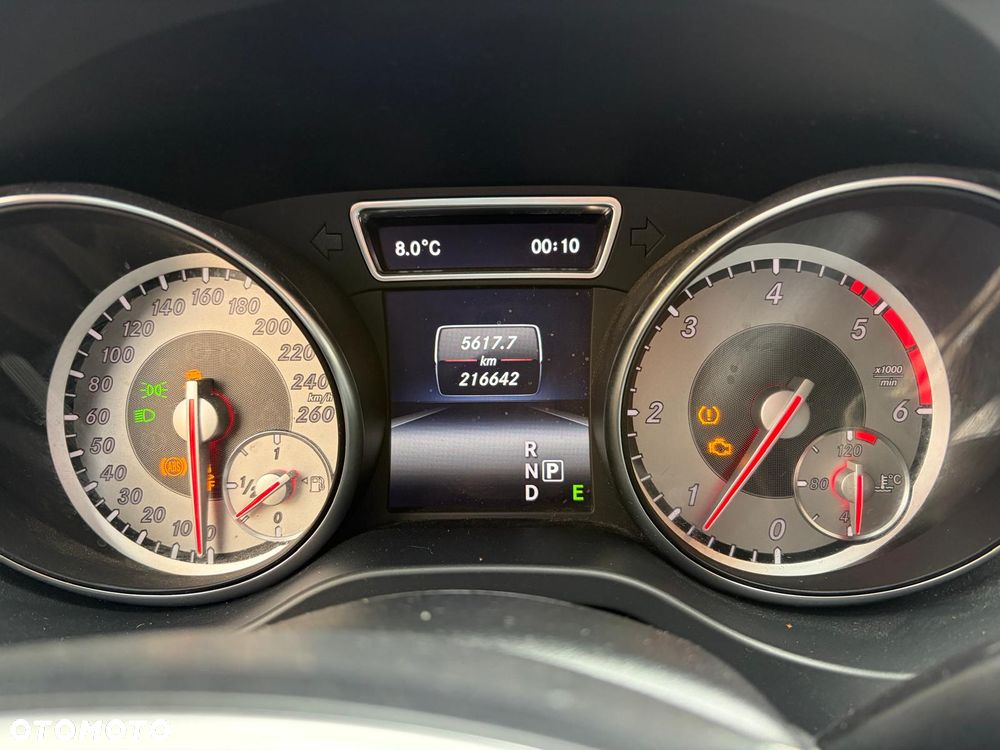 Mercedes-Benz GLA - 16