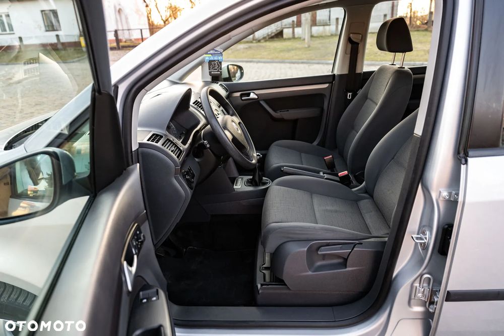 Volkswagen Touran 1.9 TDI DPF Conceptline - 11