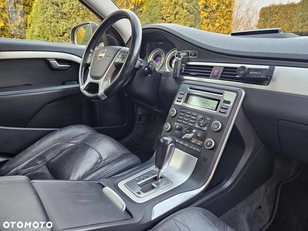 Volvo V70 D5 Summum - 8